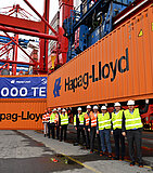 Container Terminal Wilhelmshaven knackt Millionen-Marke – Jubiläumscontainer stammt von Gebrüder Weiss